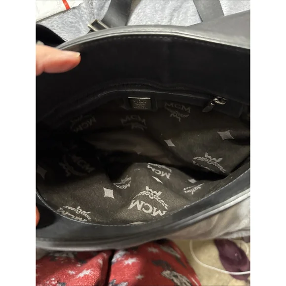 MCM Crossbody Leather Black Messenger Handbag Unisex - Picture 14 of 16